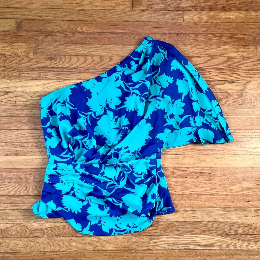 Vici DO+BE Blue Floral One-Shoulder Blouse